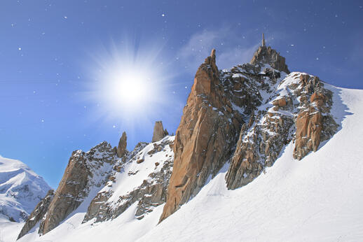 Private Sightseeing Transfer from French Riviera to Chamonix by Minivan with Driver-guide
